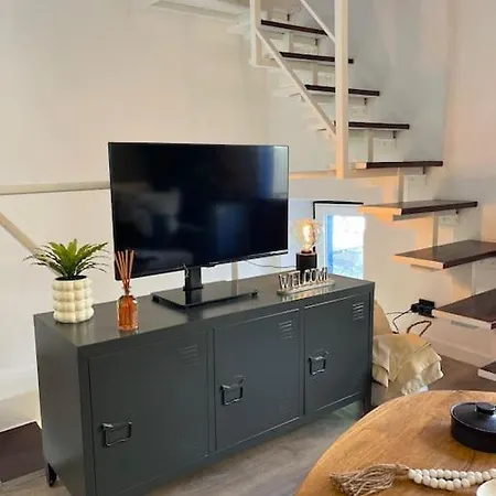 Lägenhet Stylish City-center 2 Bdrms