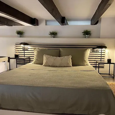 Stylish City-center 2 Bdrms *